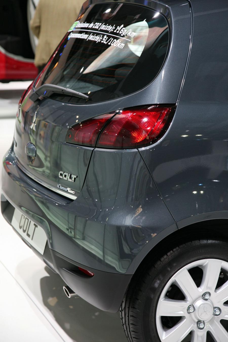  Mitsubishi Colt 2009 года  (фото 6 из 36)